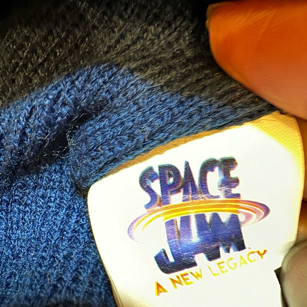 Space Jam Striped Beanie Hat with two Space Jam characters included - Picture 4 of 6